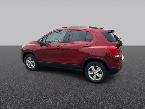 Used 2022 Chevrolet Trax LT w/ LT Convenience Package AWD/4WD image 7