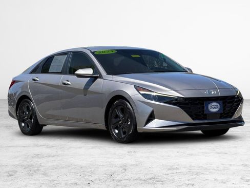 Used 2021 Hyundai Elantra SEL w/ Convenience Package FWD image 1