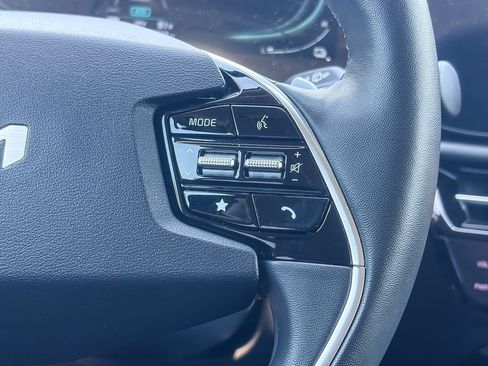 Used 2023 Kia Niro SX Touring FWD image 19