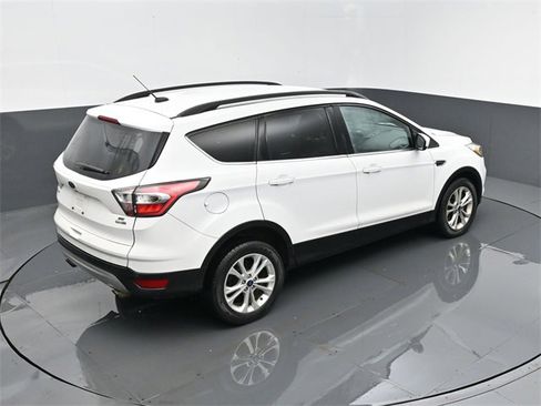 Used 2017 Ford Escape SE w/ Equipment Group 201A image 25