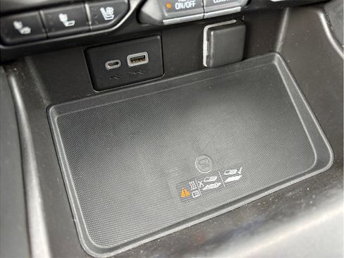 Used 2021 Chevrolet Suburban Premier RWD image 38