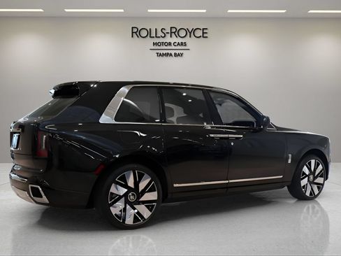 New 2026 Rolls-Royce Cullinan AWD/4WD image 2