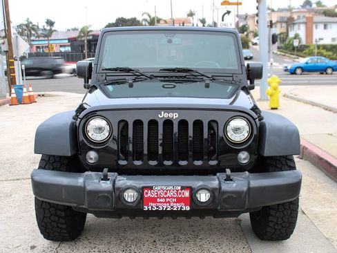Used 2017 Jeep Wrangler Rubicon w/ Connectivity Group image 9
