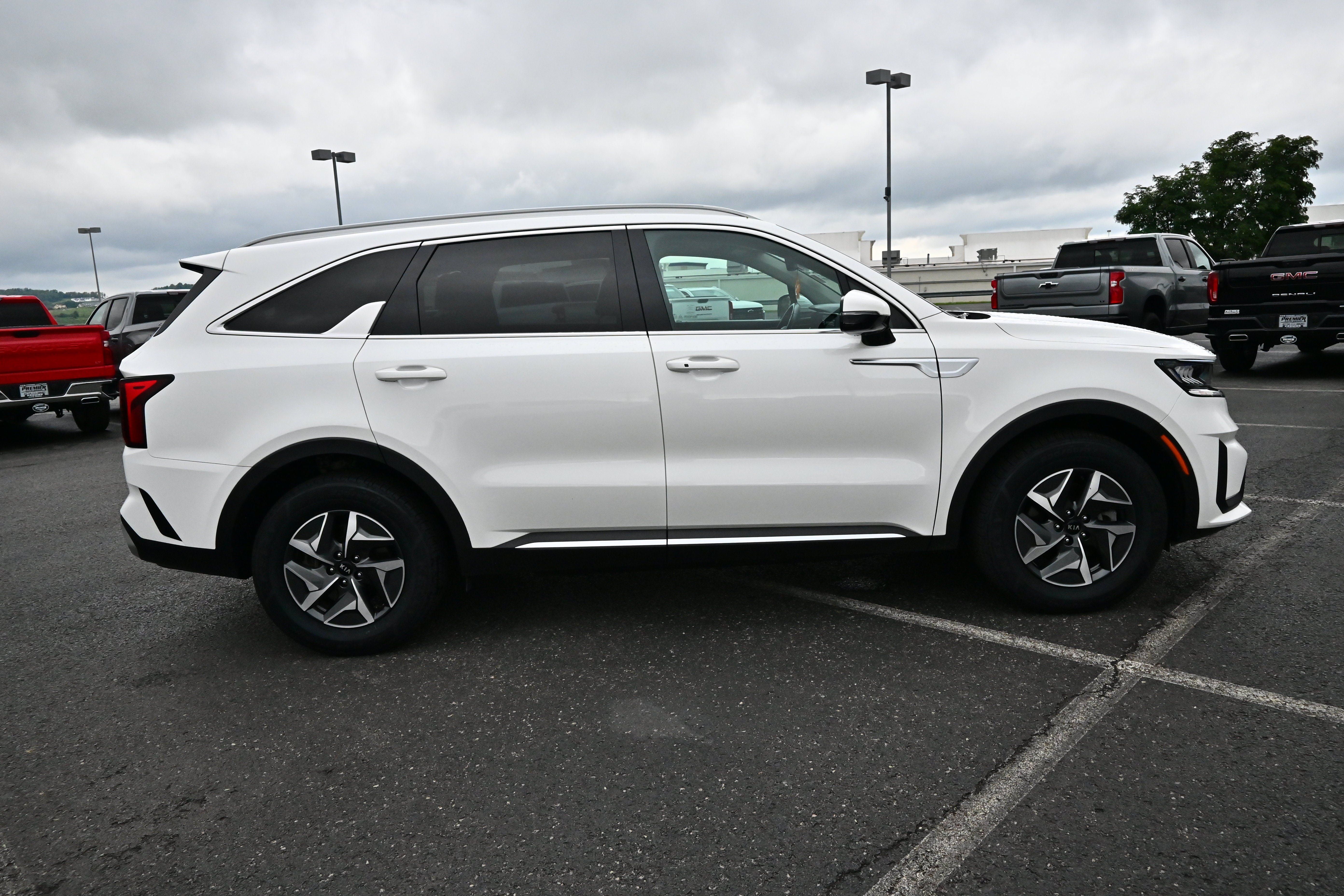 Used 2021 Kia Sorento S FWD image 5