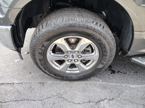 Used 2018 Ford F150 XLT w/ Equipment Group 302A Luxury image 5