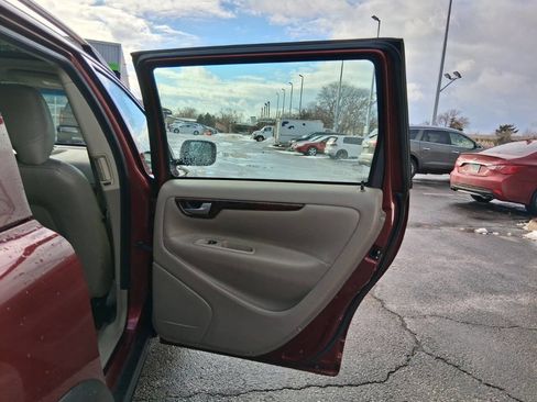 Used 2005 Volvo XC70 image 10