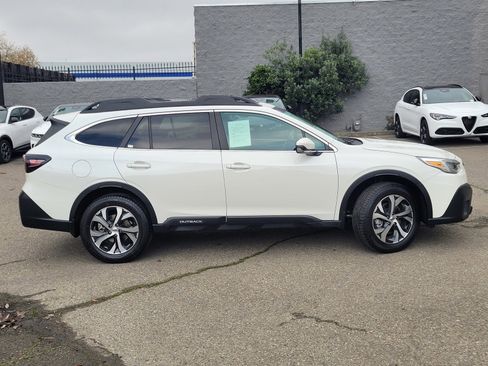 Used 2020 Subaru Outback Limited image 3