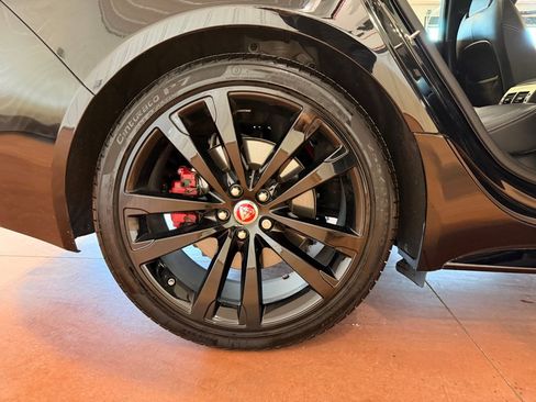 Used 2018 Jaguar XF S image 15