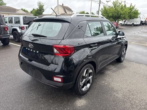 Used 2024 Hyundai Venue SEL FWD image 6