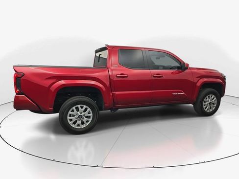 Used 2025 Toyota Tacoma SR5 RWD image 12