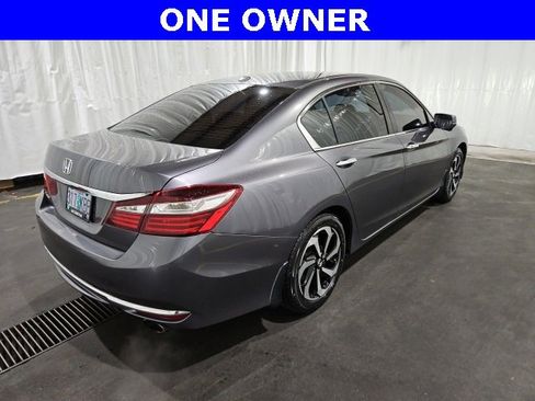 Used 2017 Honda Accord EX-L image 3