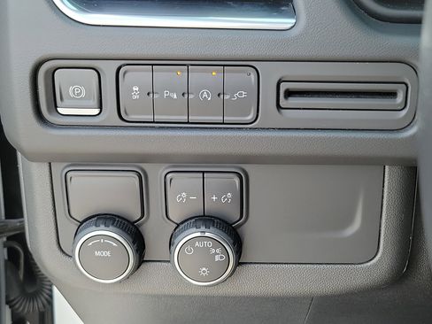 Used 2021 Chevrolet Suburban RST RWD image 20