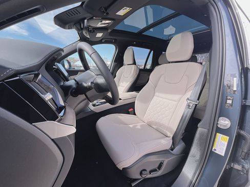 New 2026 Volvo XC90 B6 Plus w/ Protection Package Premier AWD/4WD image 13