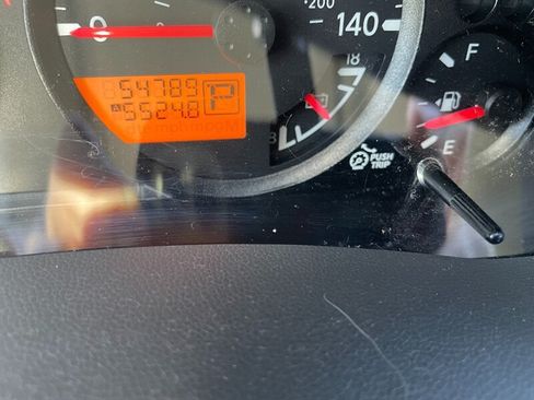 Used 2011 Nissan Frontier SV w/ SV Premium Utility Pkg AWD/4WD image 12