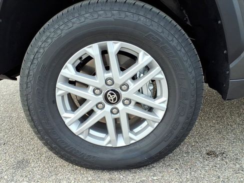 Used 2026 Toyota Tundra SR5 w/ SR5 Premium Package AWD/4WD image 4