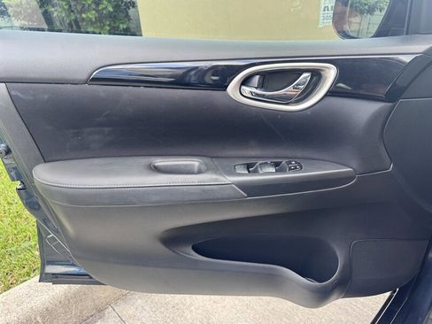 Used 2017 Nissan Sentra SV image 12