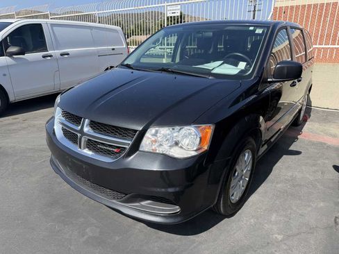 Used 2016 Dodge Grand Caravan SE w/ Quick Order Package 29E SE FWD image 4