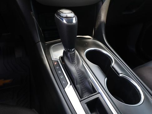 Used 2019 Chevrolet Equinox LS FWD image 23