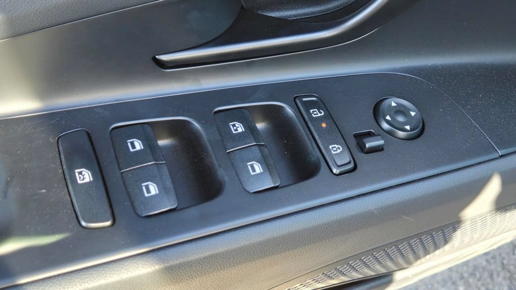New 2026 Hyundai Elantra SEL Sport FWD image 14