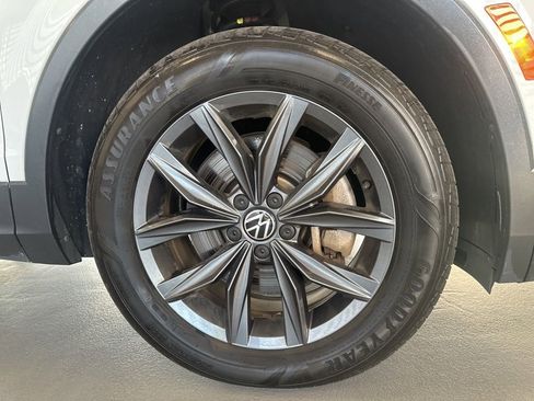 Used 2022 Volkswagen Tiguan SE image 7