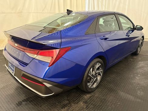 Certified 2025 Hyundai Elantra Sport image 12