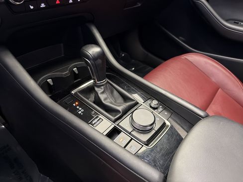Used 2021 MAZDA MAZDA3 s image 24