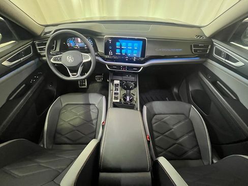 Certified 2024 Volkswagen Atlas Peak Edition SE image 14