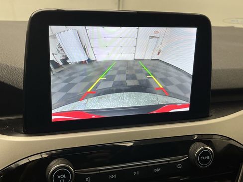 Used 2020 Ford Escape SEL image 6