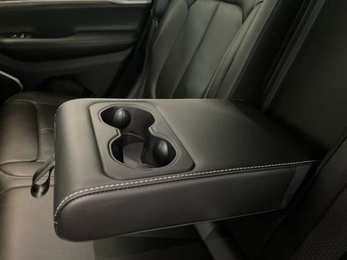 Used 2023 Jeep Grand Cherokee Limited w/ Trailer Tow Prep Group (B) image 25