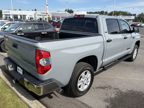 Used 2019 Toyota Tundra SR5 w/ SR5 Upgrade Package AWD/4WD image 5