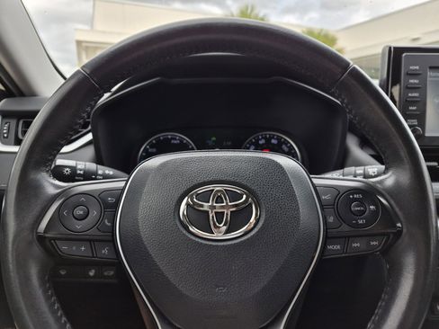 Used 2019 Toyota RAV4 XLE image 14