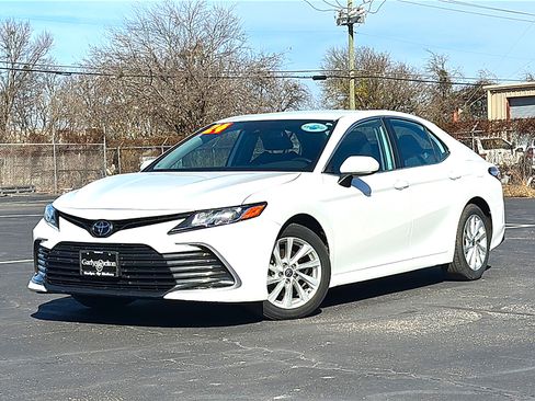 Used 2024 Toyota Camry LE image 2