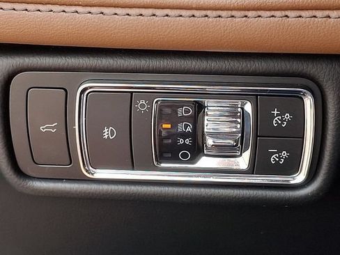 Used 2023 Lincoln Aviator Reserve w/ Equipment Group 201A AWD/4WD image 23