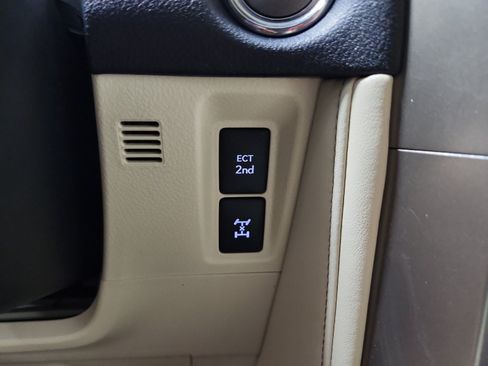 Used 2020 Lexus GX 460 Luxury w/ Accessory Package AWD/4WD image 25