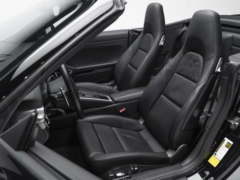 Used 2015 Porsche 911 Carrera S image 3