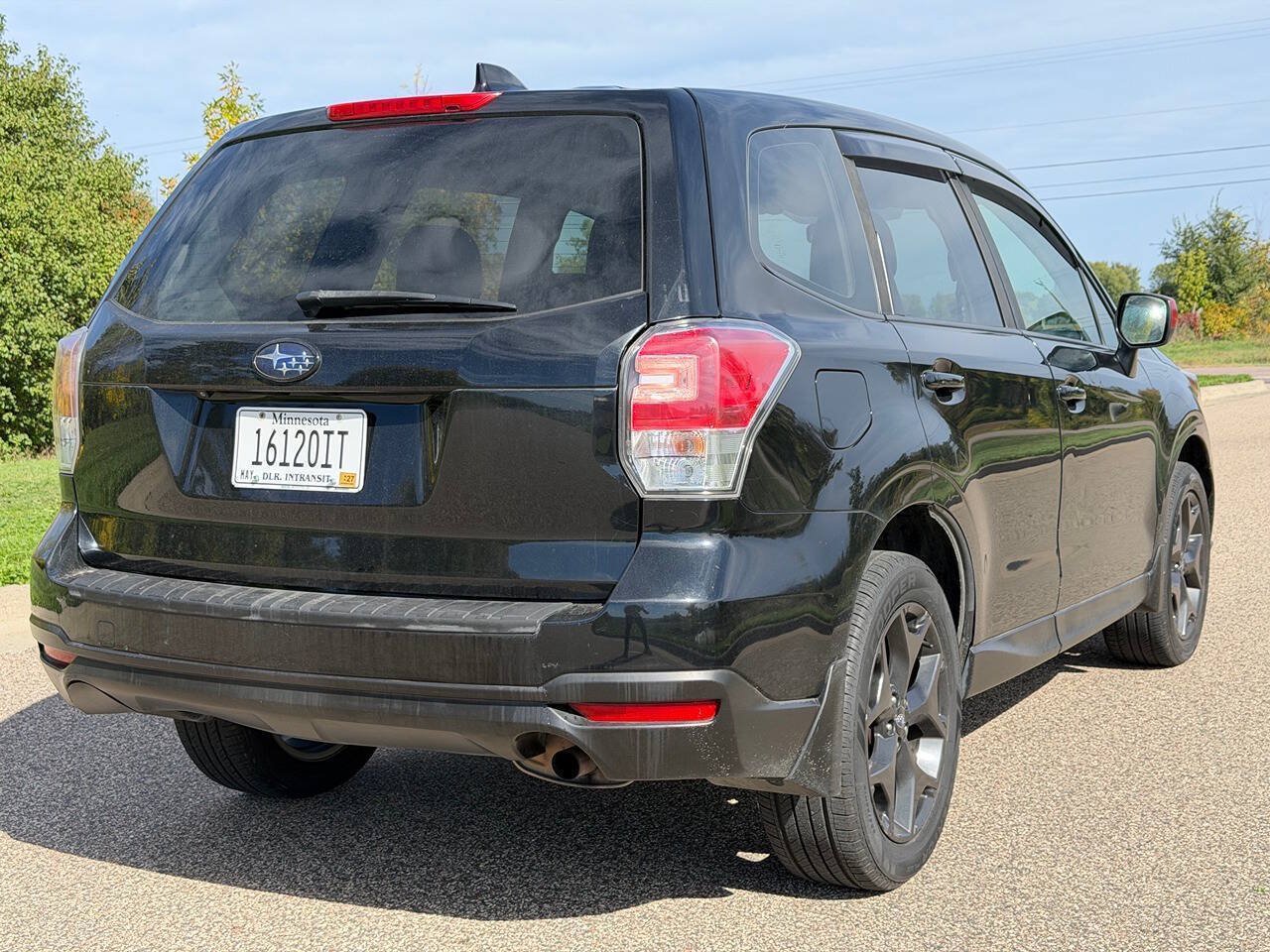 Used 2017 Subaru Forester 2.5i AWD/4WD image 4