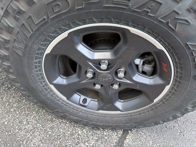 Used 2021 Jeep Gladiator Rubicon AWD/4WD image 10
