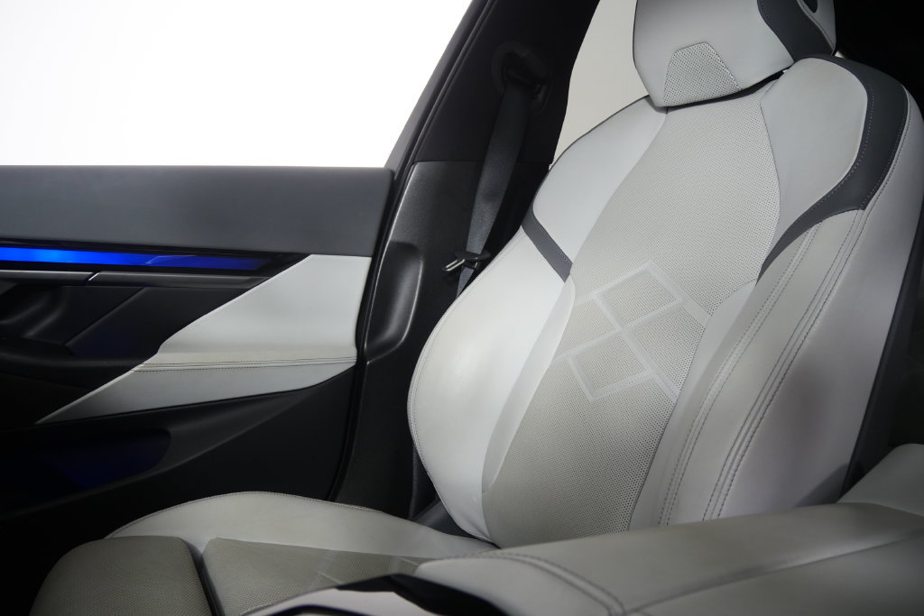 Certified 2024 BMW i5 eDrive40i w/ Executive Package RWD image 25