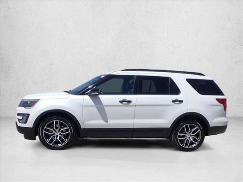 Used 2016 Ford Explorer Sport w/ Equipment Group 401A AWD/4WD image 2