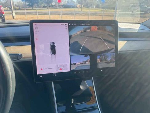 Used 2018 Tesla Model 3 Long Range image 9
