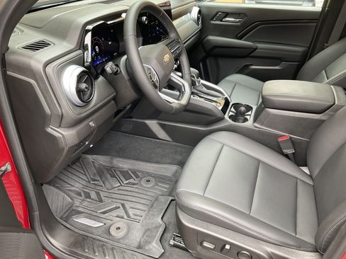 Used 2024 Chevrolet Colorado LT w/ LT Convenience Package III AWD/4WD image 21