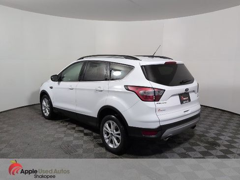 Used 2018 Ford Escape SE image 4