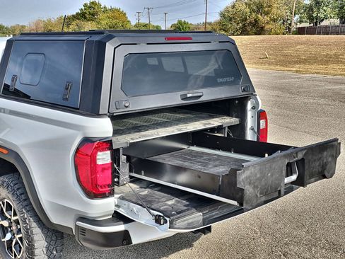 Used 2024 GMC Canyon AT4X image 24