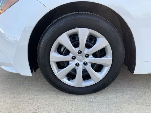 Used 2024 Toyota Corolla LE image 31