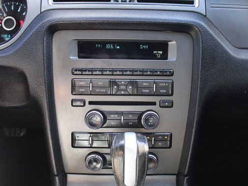 Used 2014 Ford Mustang Coupe RWD image 18