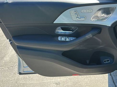 Used 2024 Mercedes-Benz GLS 450 4MATIC image 15