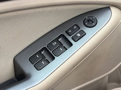 Used 2015 Kia Optima LX image 22