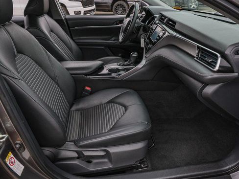 Used 2018 Toyota Camry SE FWD image 29