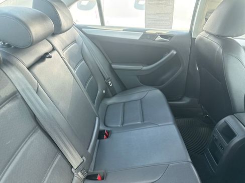 Used 2014 Volkswagen Jetta SE FWD image 12