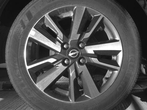 Used 2025 Nissan Versa SV FWD image 15